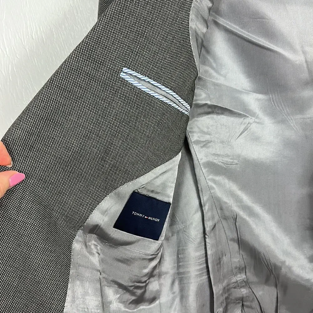 Tommy Hilfiger Wool Gray Two Button Closure Blazer Size L 40